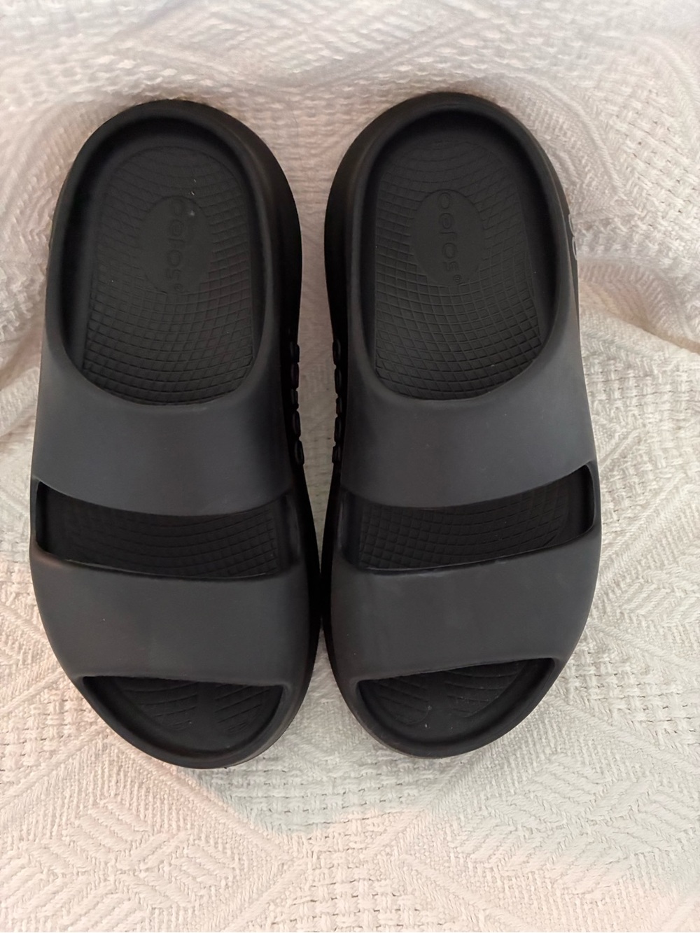 OOFOS Black Slide Sandals